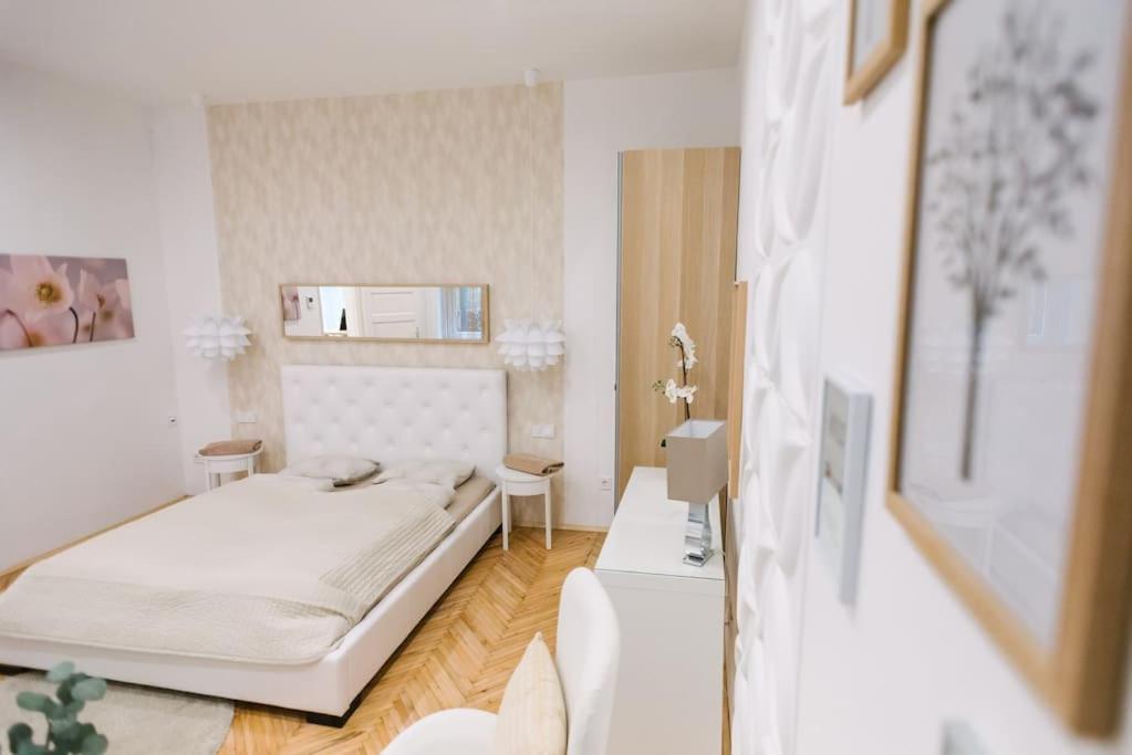 Apartment Stylish At Parliament Budapest